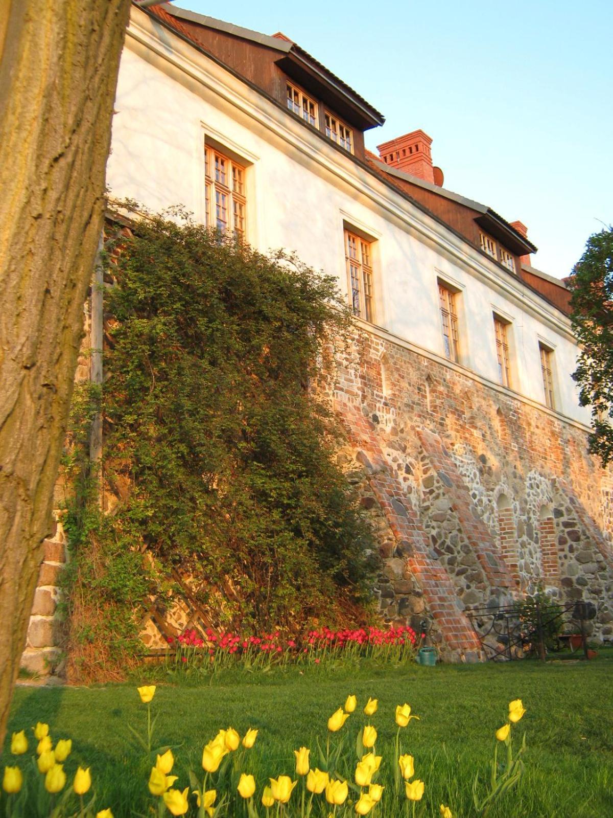 Klasztor Cedynia Hotel Bagian luar foto